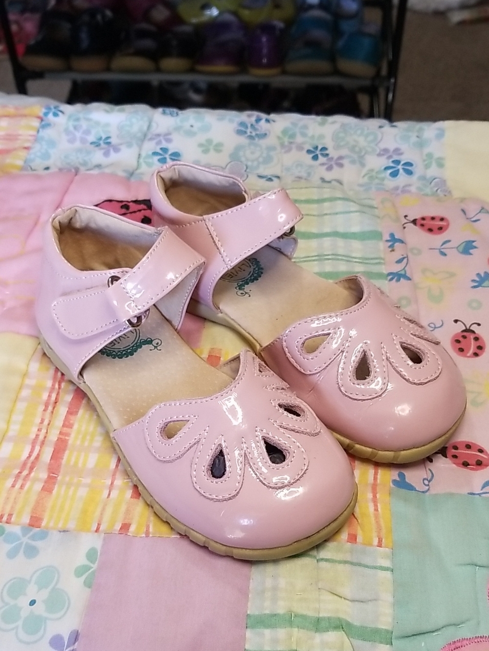 Livie & Luca Pink Patent Leather Mary Jane Size 10 OG Strap, Wavy Sole Petals